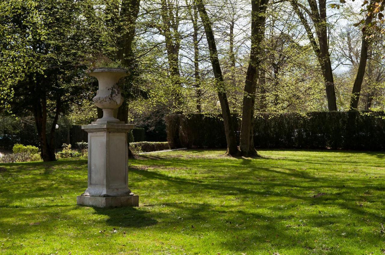 Domaine De Fremigny Hotel Bouray-sur-Juine Exterior photo